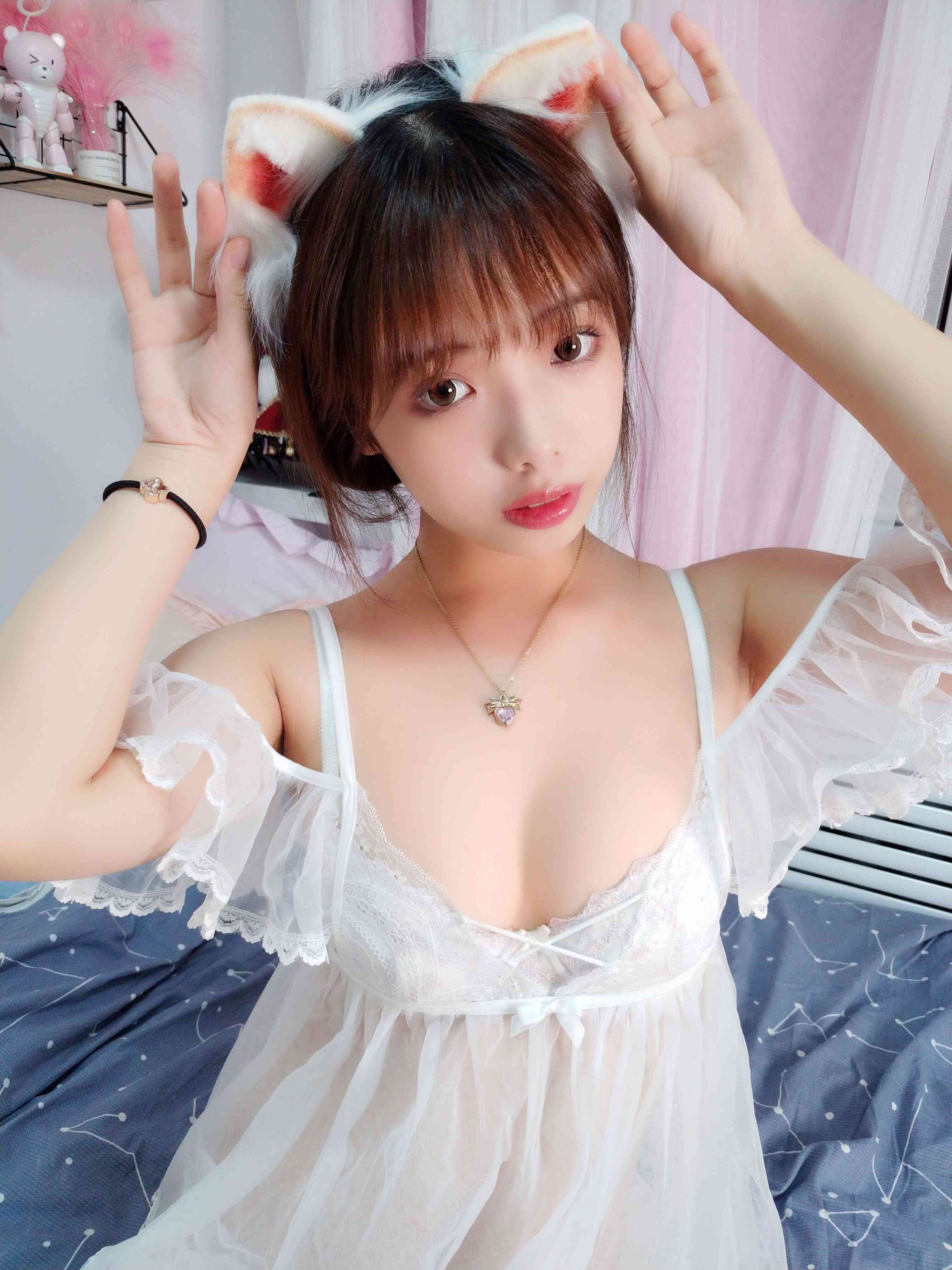 1 NO.003.1-白猫-21P【雯妹不讲道理】